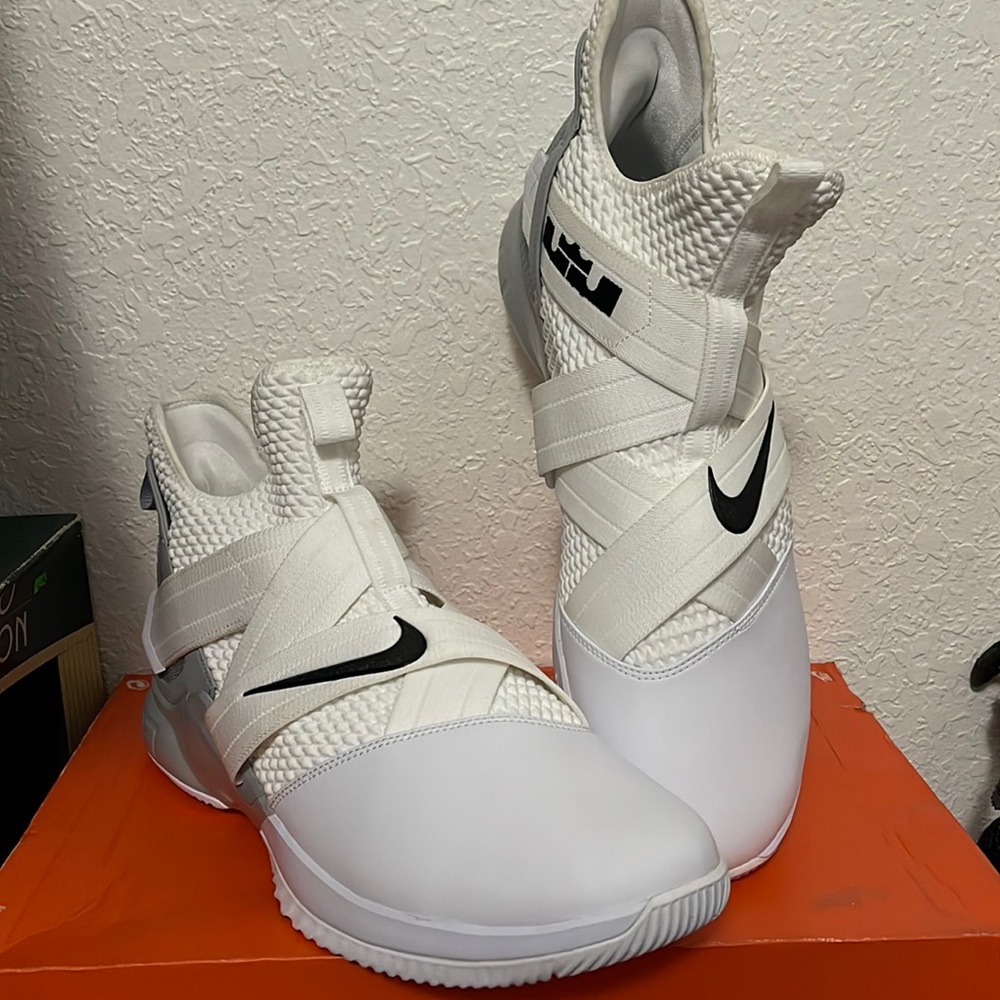 Lebron Soldier XII